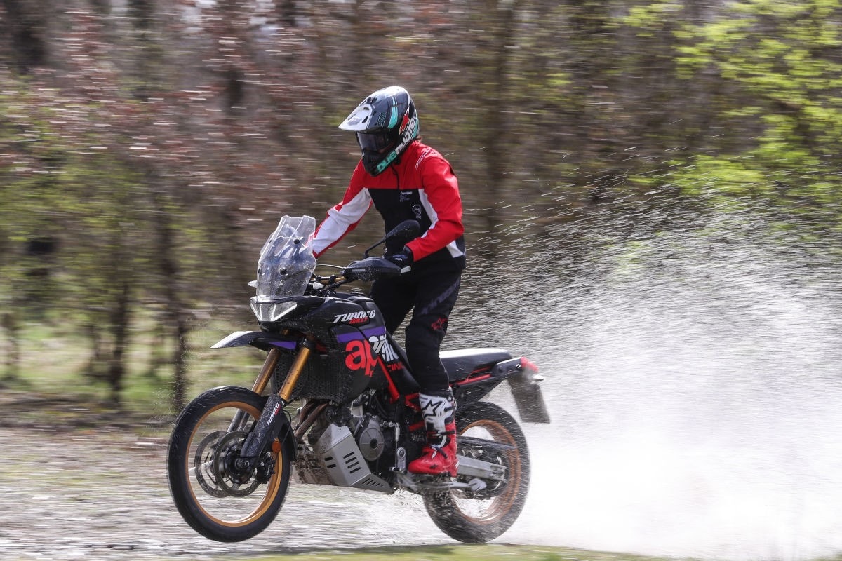 Aprilia Tuareg Rally 660: il ritorno di una leggenda, più cattiva e pronta al deserto +VIDEO+